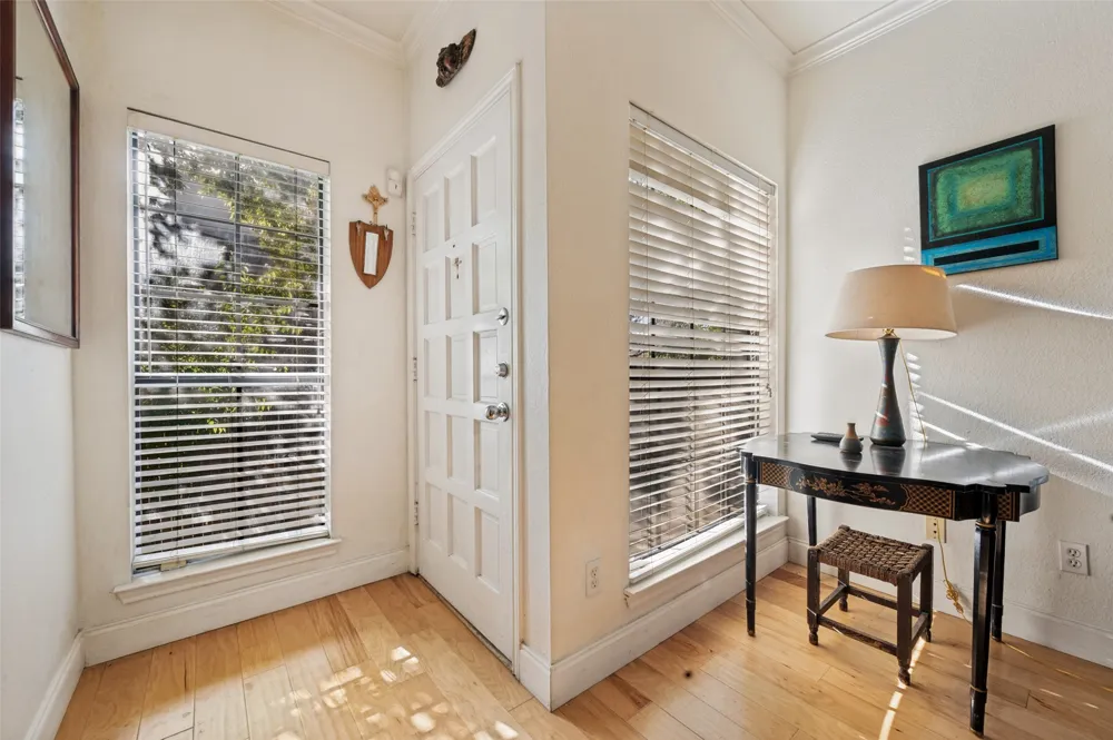 4102 Buena Vista Street #13 Dallas, TX 75204