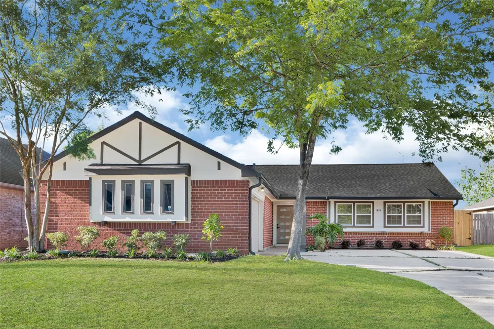 1826 Crestview Court Missouri City, TX 77459