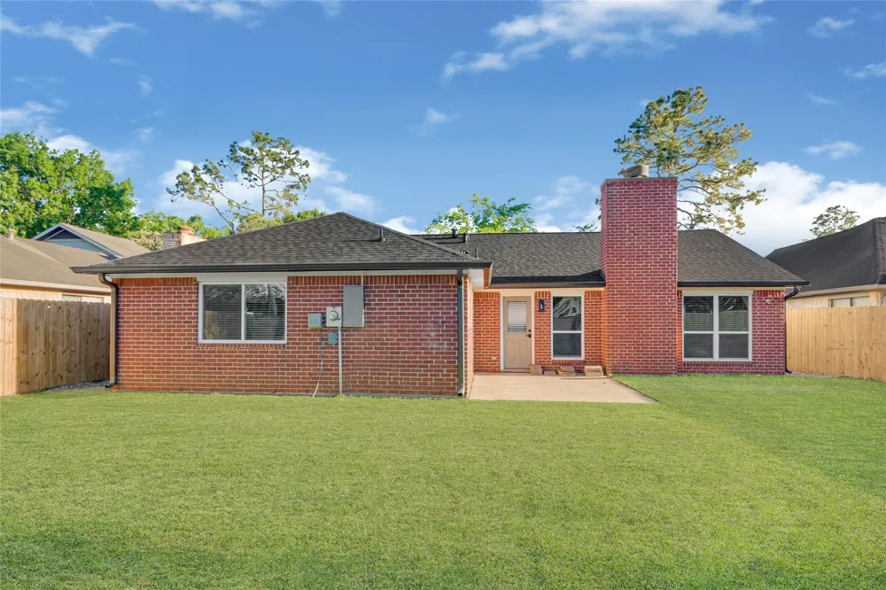 1826 Crestview Court Missouri City, TX 77459