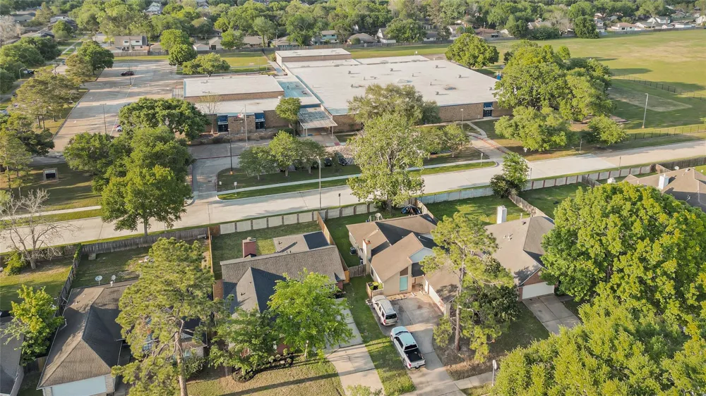 1826 Crestview Court Missouri City, TX 77459