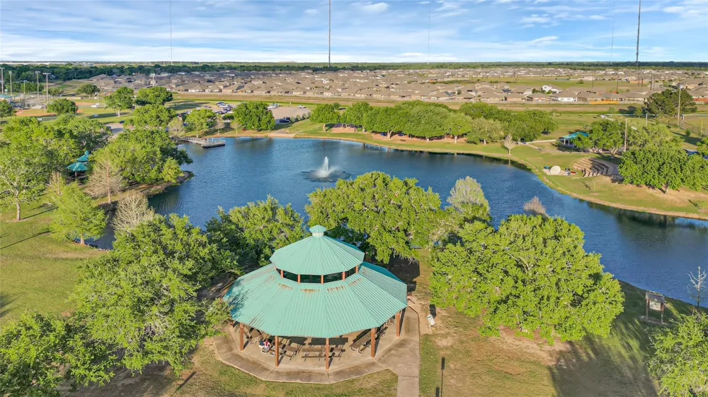 1826 Crestview Court Missouri City, TX 77459