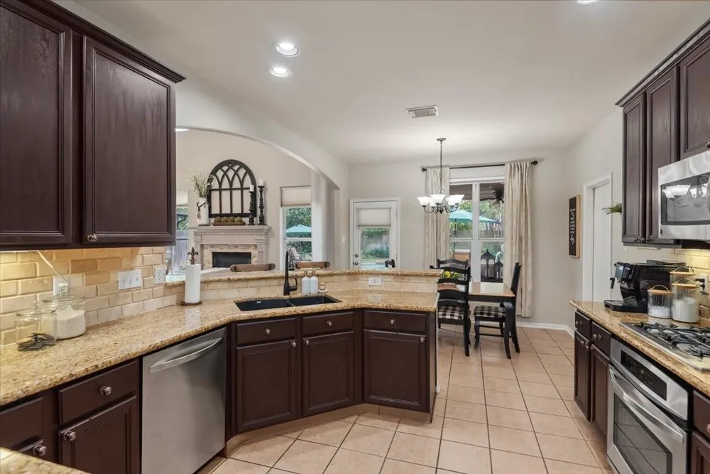 2410 Laureldale Park Lane Spring, TX 77386
