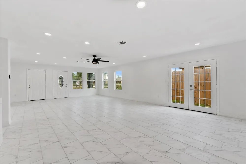 311 Road 51021 Cleveland, TX 77327