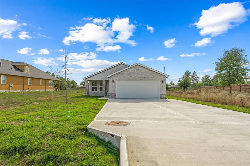 311 Road 51021 Cleveland, TX 77327