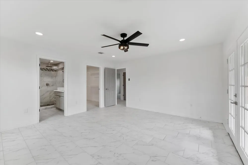 311 Road 51021 Cleveland, TX 77327