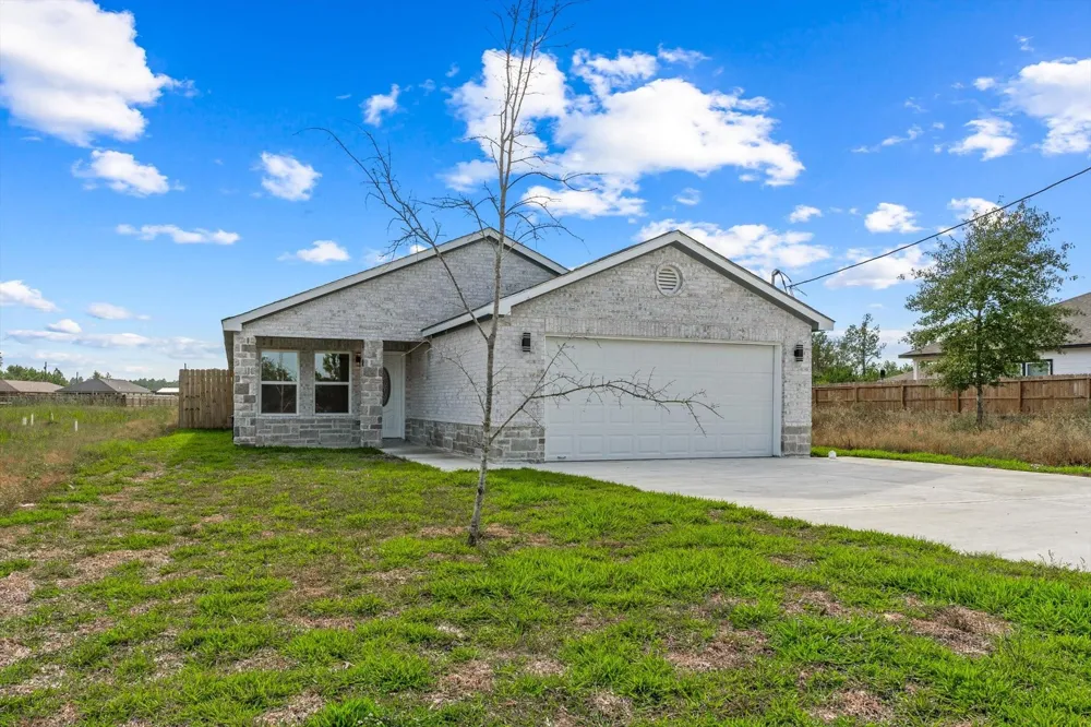 311 Road 51021 Cleveland, TX 77327