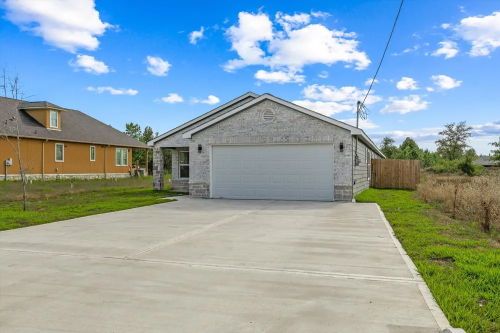 311 Road 51021 Cleveland, TX 77327