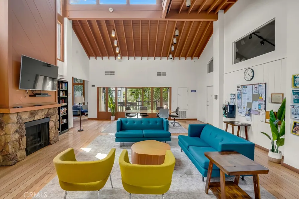 8201 Summertime Culver City, CA 90230