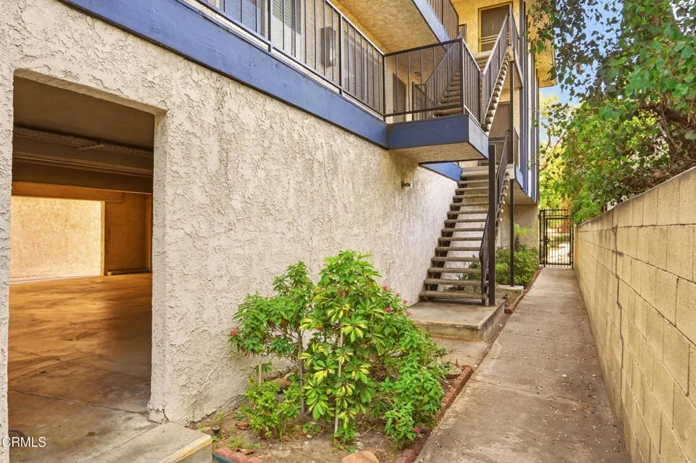 408 Burchett Street #11 Glendale, CA 91203