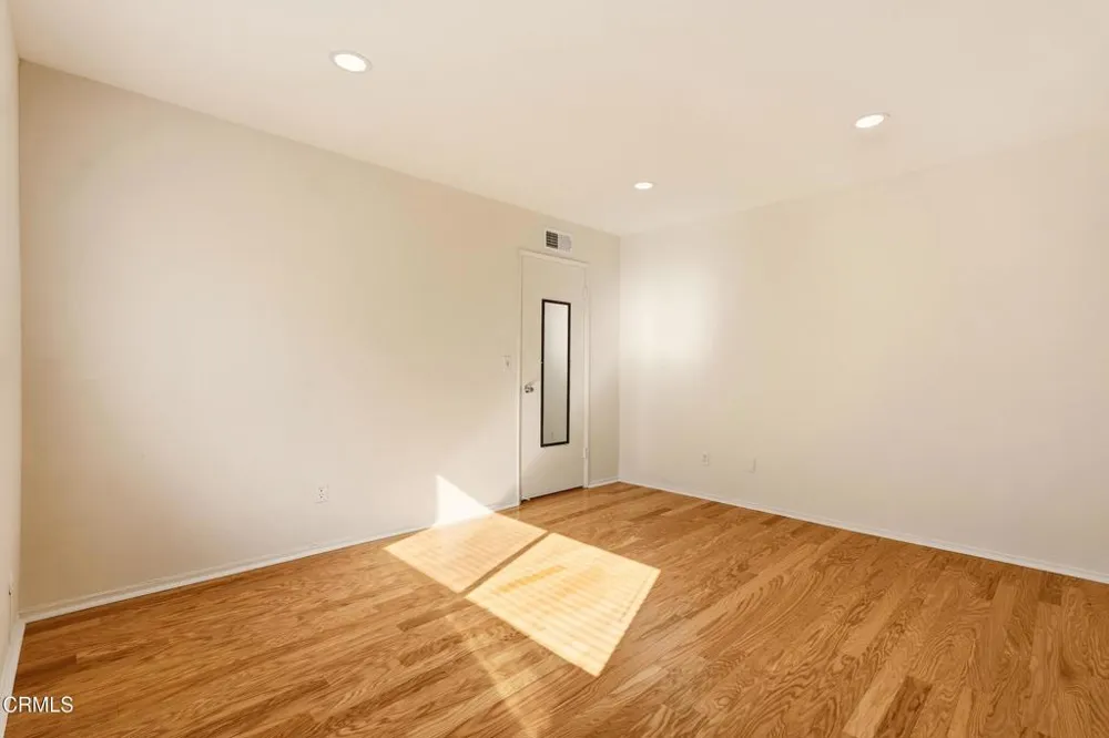 408 Burchett Street #11 Glendale, CA 91203