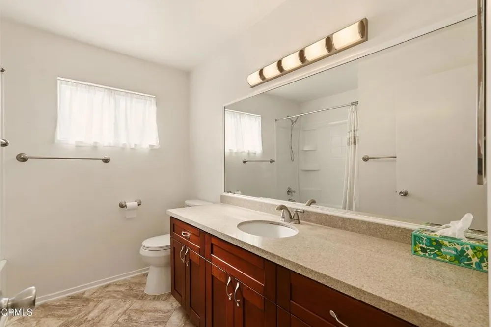 408 Burchett Street #11 Glendale, CA 91203