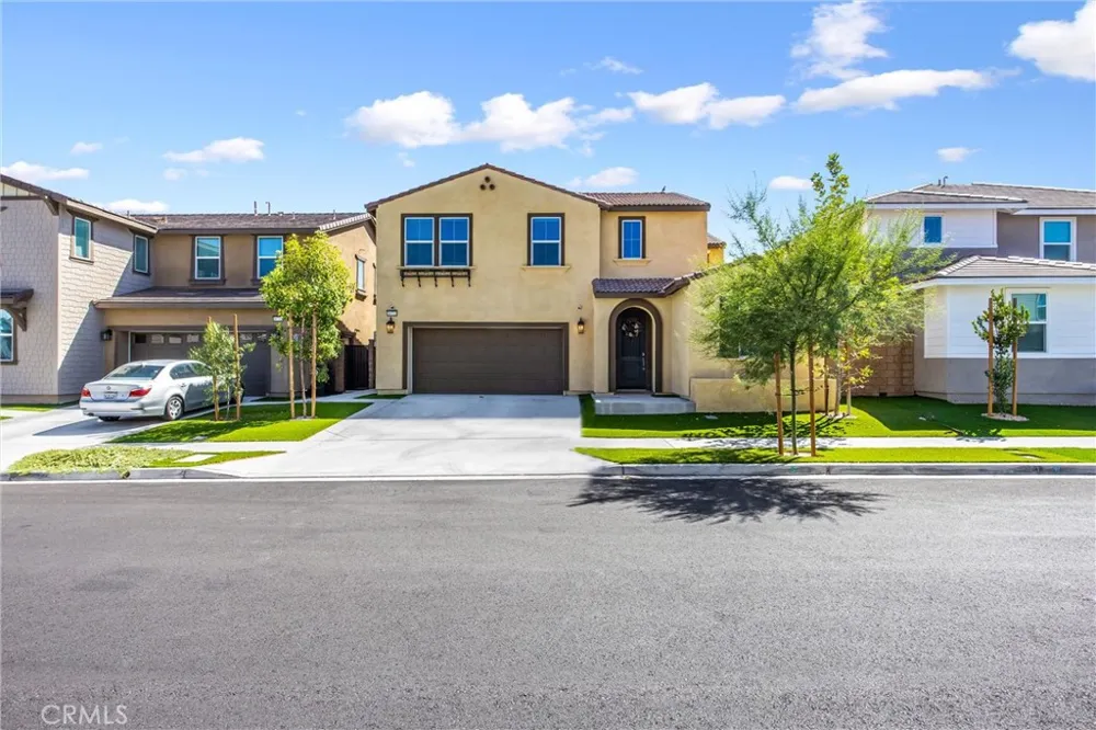 16775 Fern Pine Fontana, CA 92336
