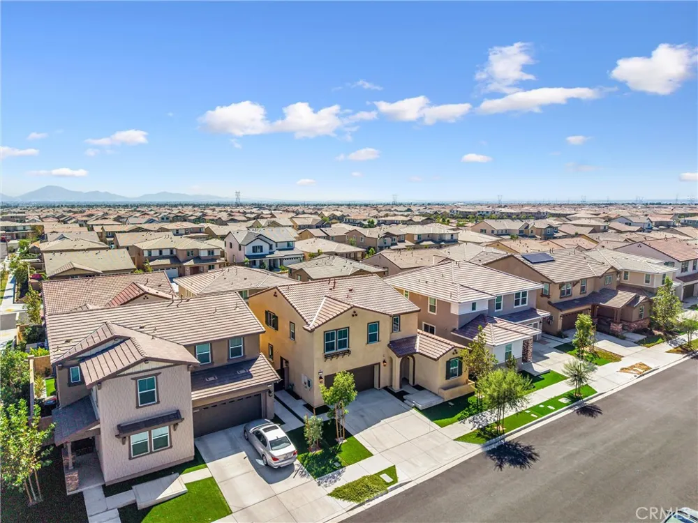 16775 Fern Pine Fontana, CA 92336