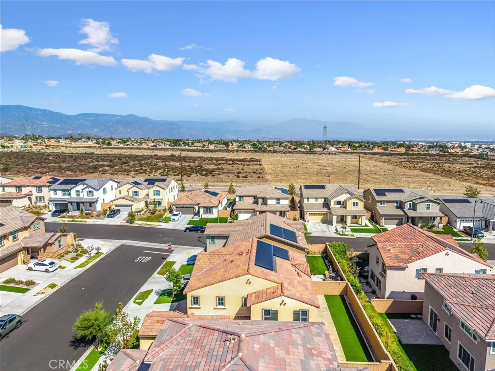 16775 Fern Pine Fontana, CA 92336
