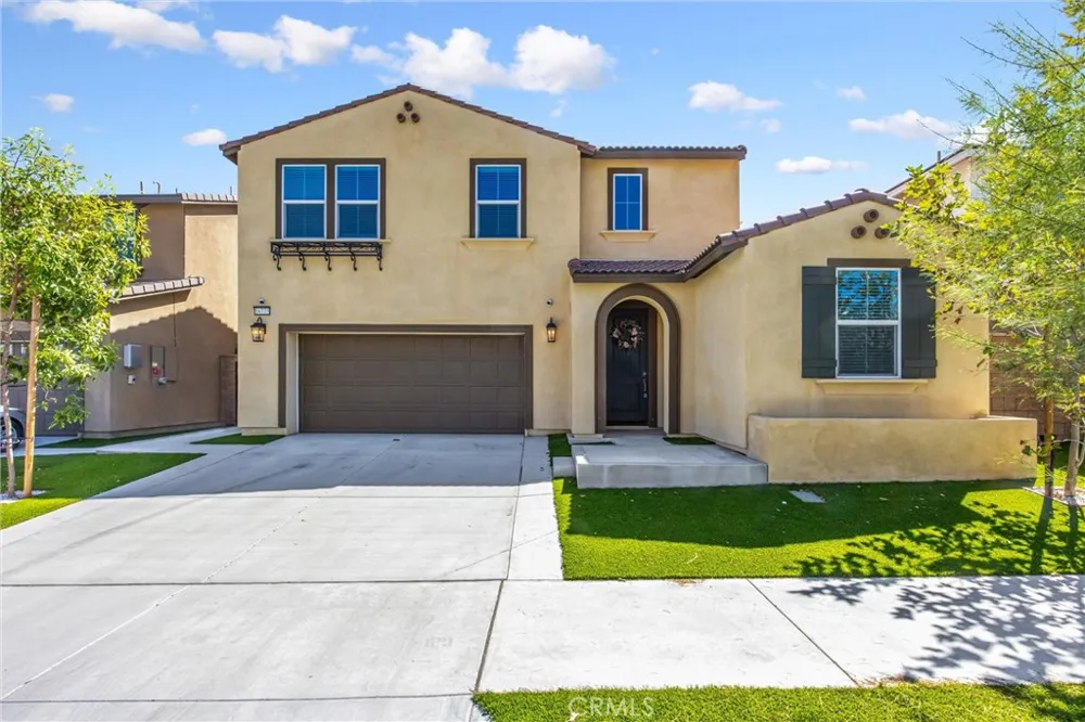 16775 Fern Pine Fontana, CA 92336