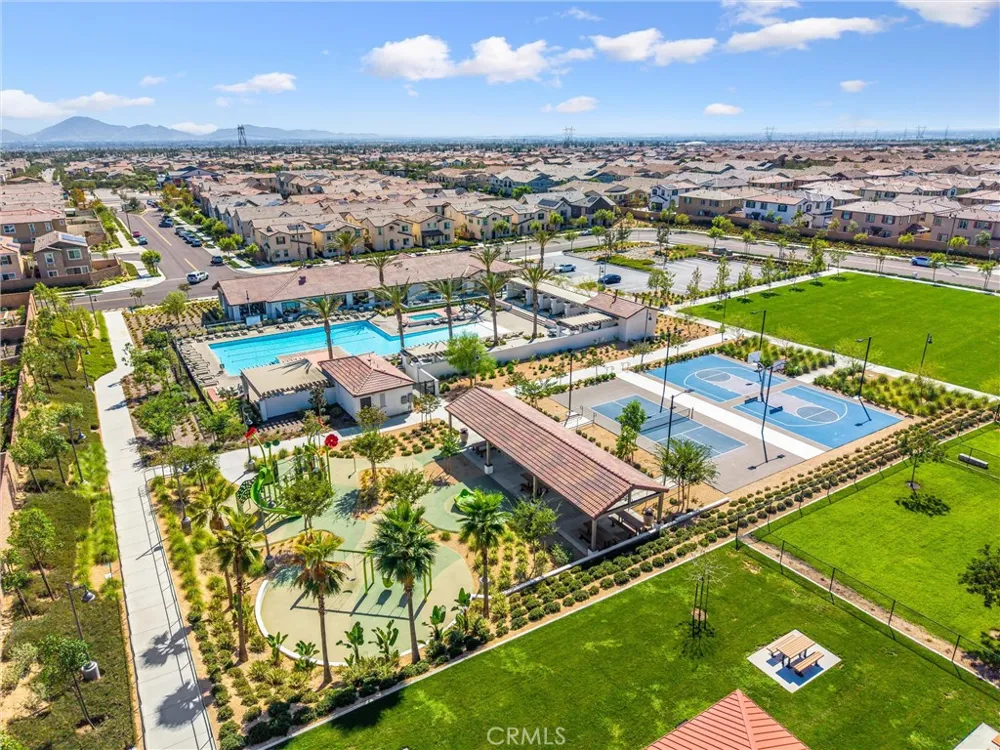 16775 Fern Pine Fontana, CA 92336