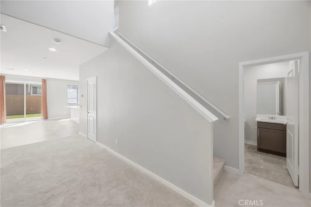16775 Fern Pine Fontana, CA 92336