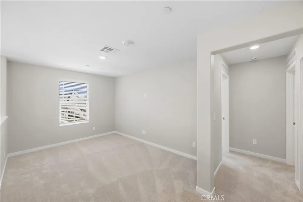 16775 Fern Pine Fontana, CA 92336