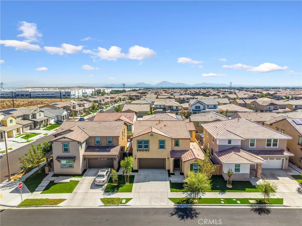 16775 Fern Pine Fontana, CA 92336