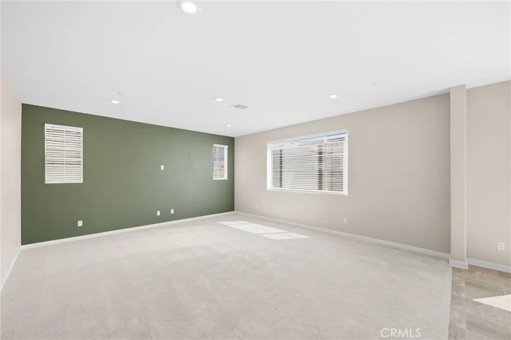 16775 Fern Pine Fontana, CA 92336