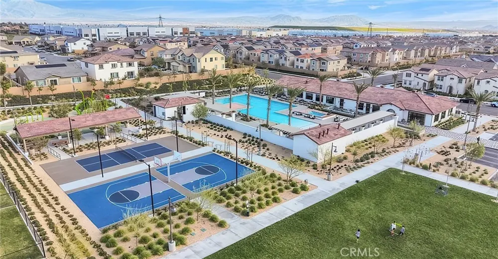 16775 Fern Pine Fontana, CA 92336