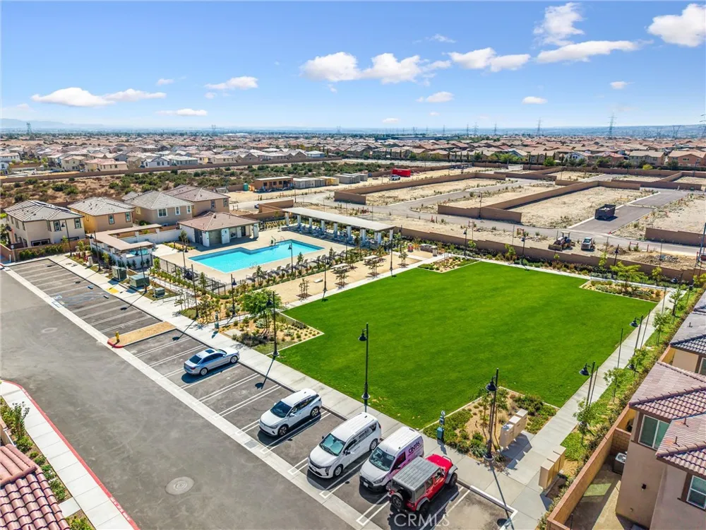 16775 Fern Pine Fontana, CA 92336