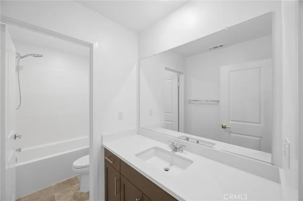 16775 Fern Pine Fontana, CA 92336