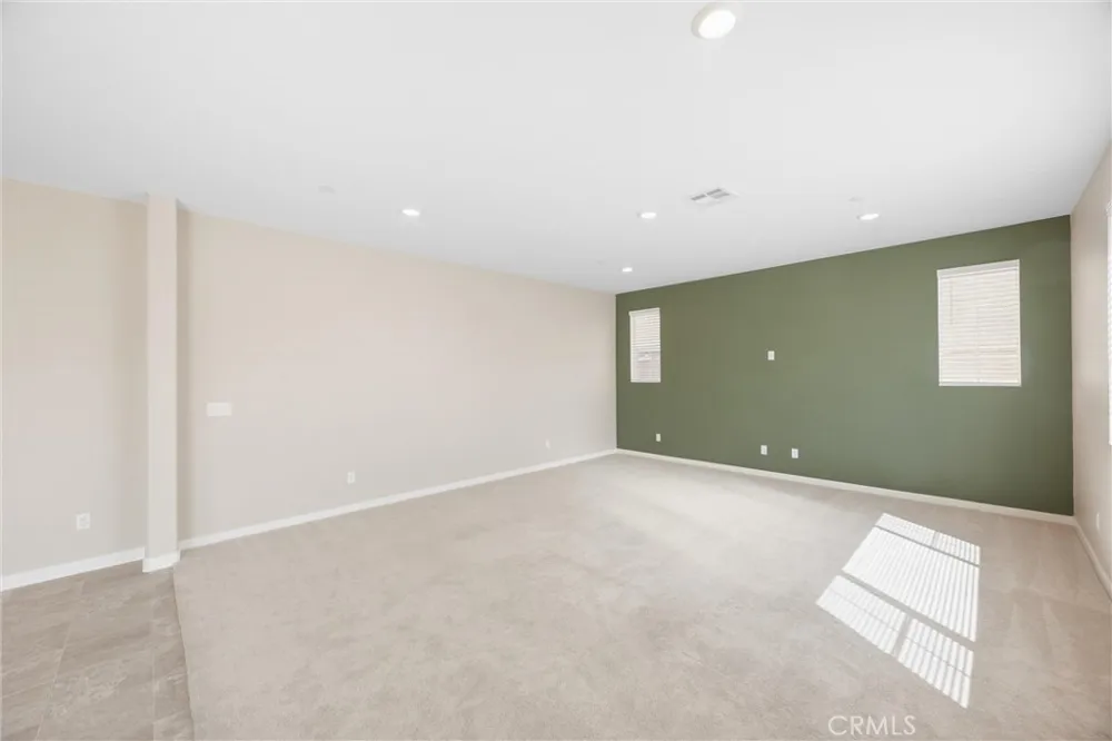 16775 Fern Pine Fontana, CA 92336