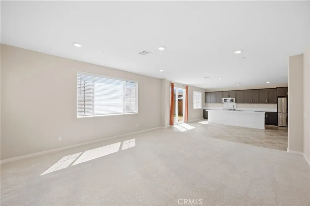 16775 Fern Pine Fontana, CA 92336