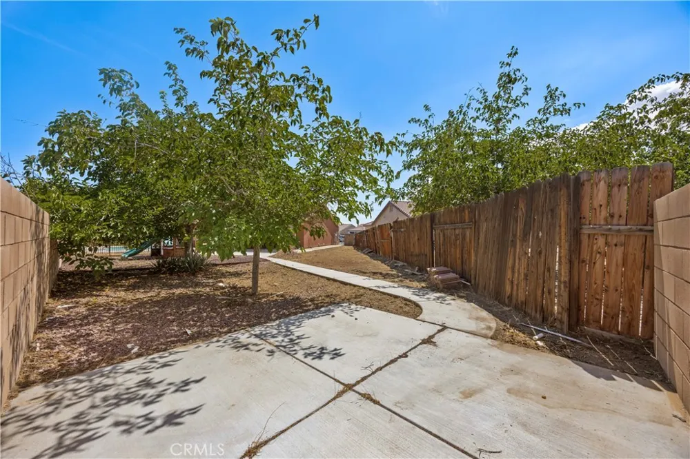 10716 Wakefield Street E Adelanto, CA 92301