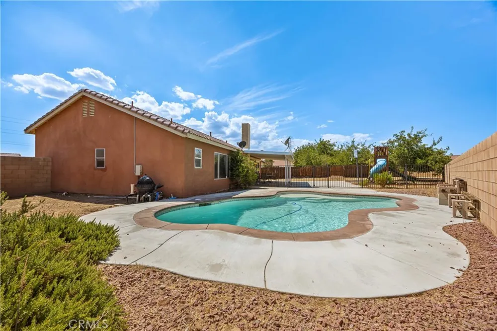 10716 Wakefield Street E Adelanto, CA 92301