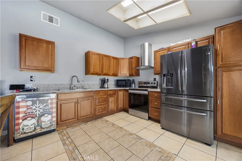 10716 Wakefield Street E Adelanto, CA 92301