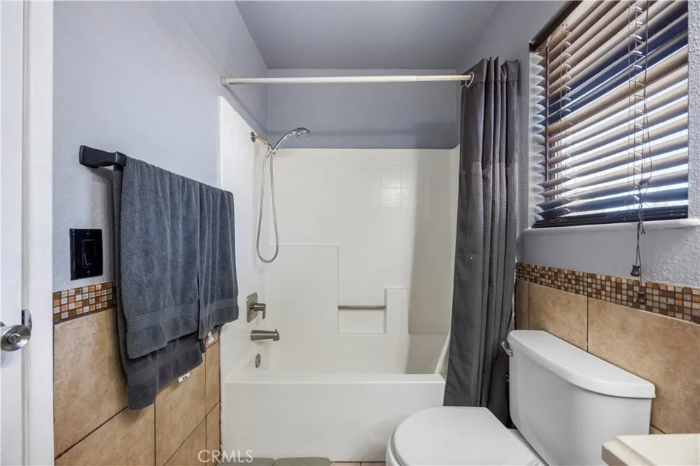 10716 Wakefield Street E Adelanto, CA 92301