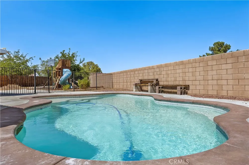 10716 Wakefield Street E Adelanto, CA 92301