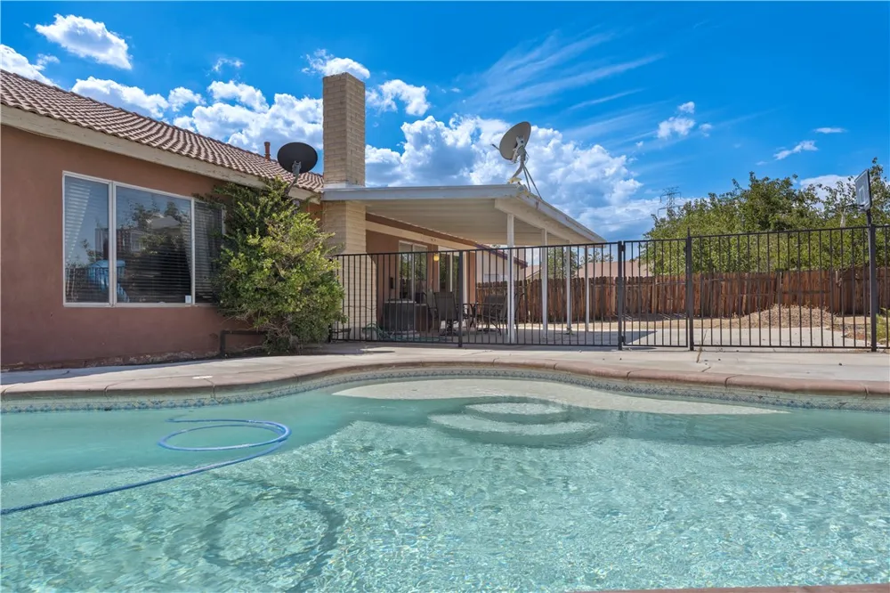 10716 Wakefield Street E Adelanto, CA 92301