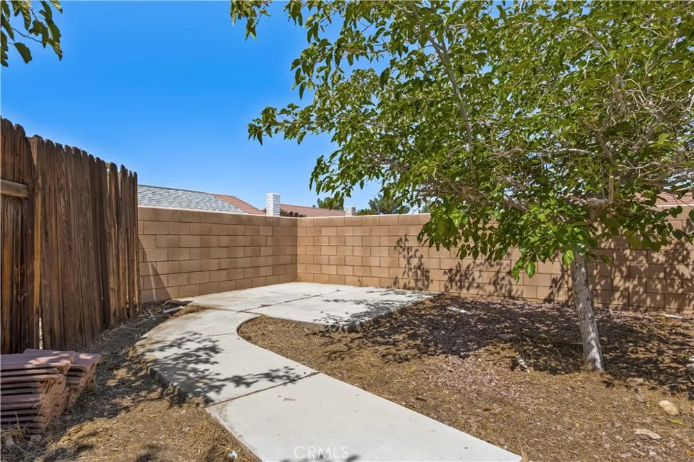 10716 Wakefield Street E Adelanto, CA 92301