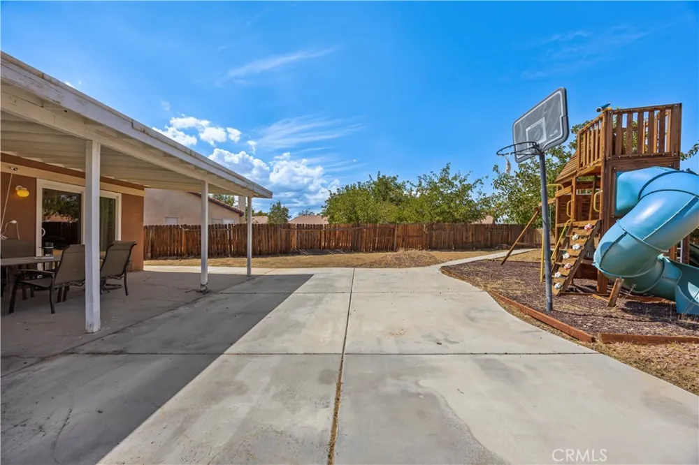 10716 Wakefield Street E Adelanto, CA 92301