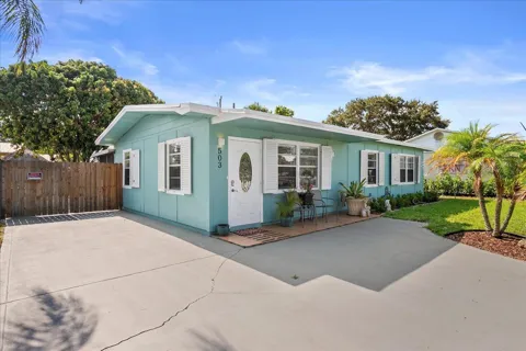 503 PENNOCK LANE