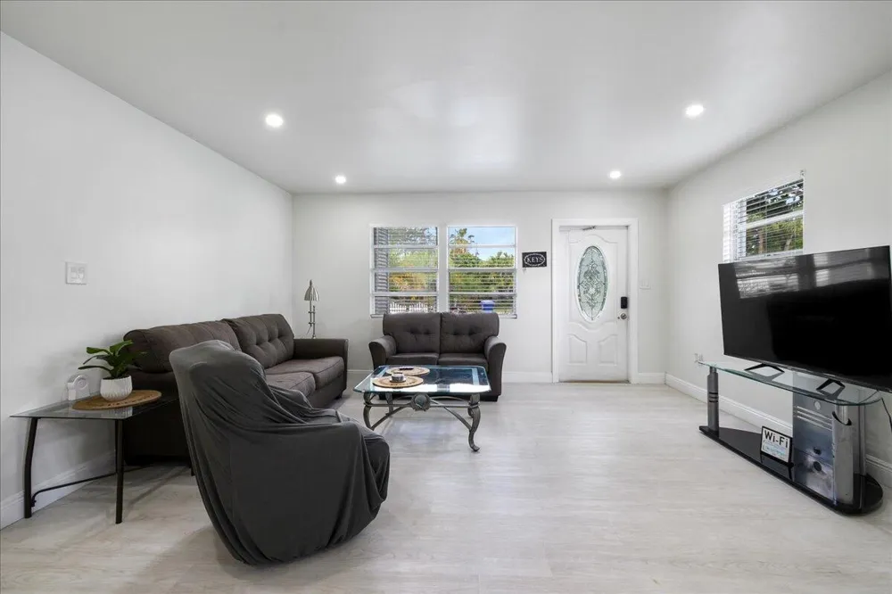 503 PENNOCK LANE Jupiter, FL 33458