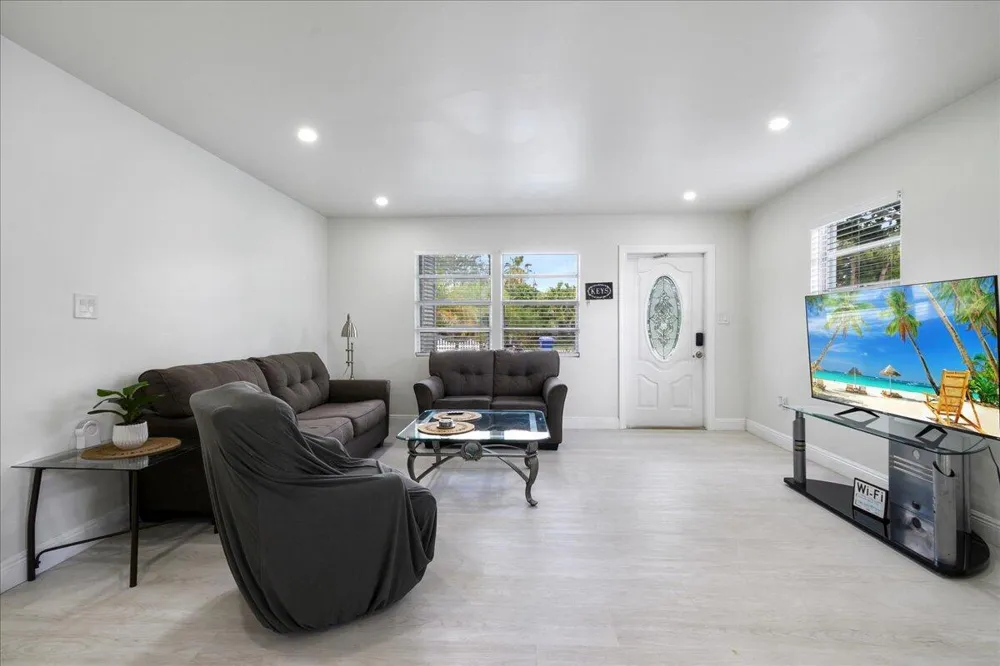 503 PENNOCK LANE Jupiter, FL 33458