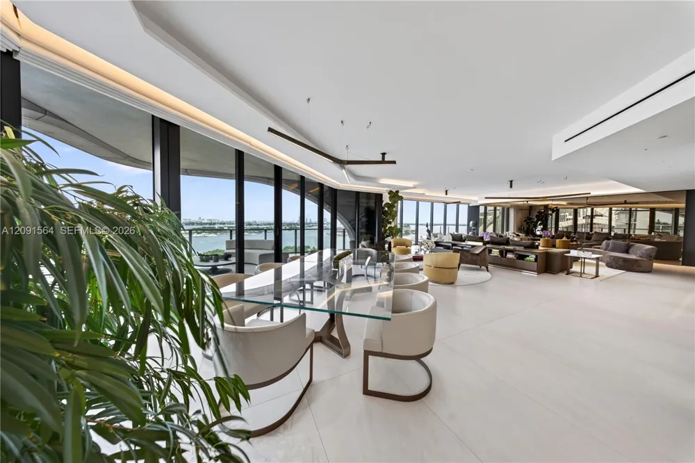 1000 NE Biscayne Blvd #2202 Miami, FL 33132