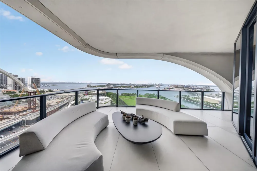 1000 NE Biscayne Blvd #2202 Miami, FL 33132