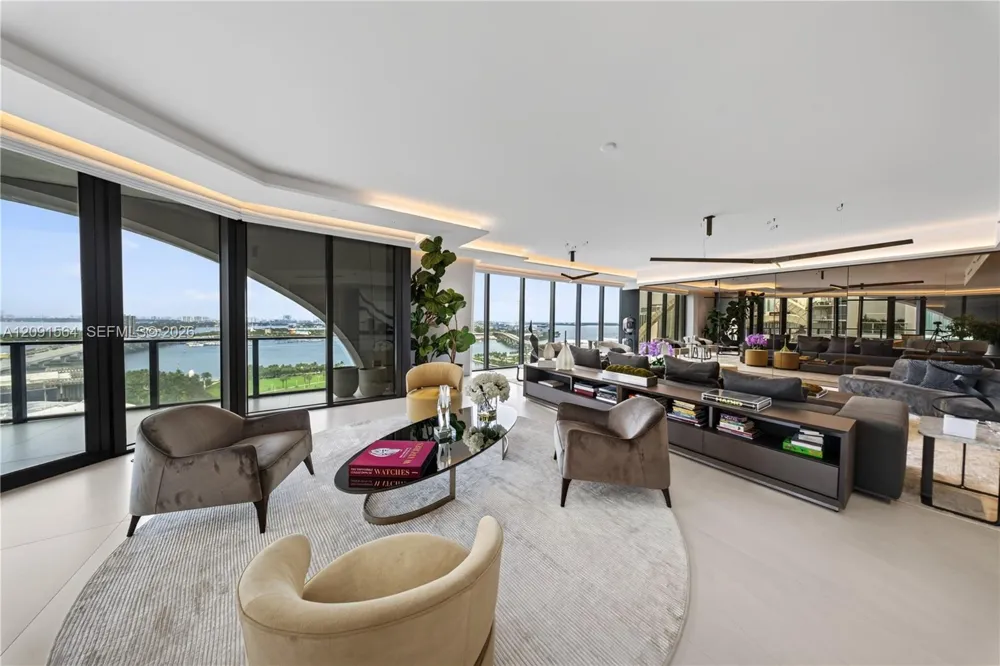 1000 NE Biscayne Blvd #2202 Miami, FL 33132