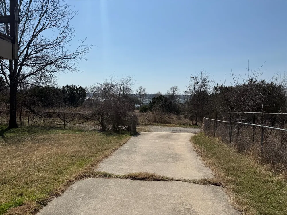 4103 White Settlement Road Weatherford, TX 76087