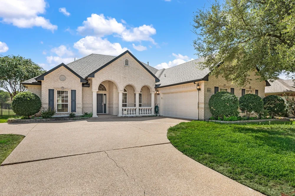 10701 Whitestone Ranch Road Benbrook, TX 76126