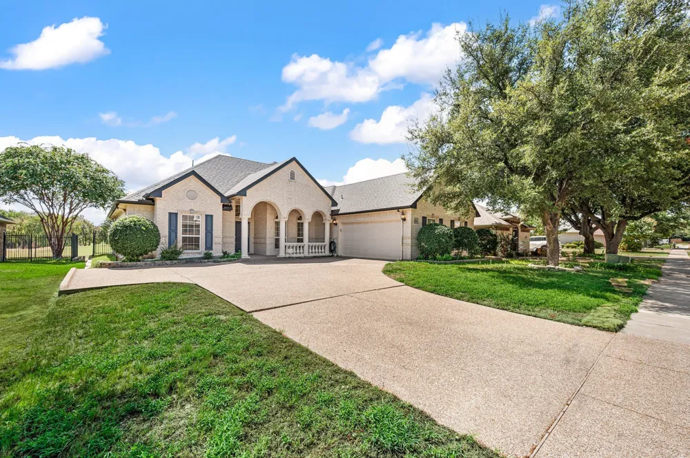 10701 Whitestone Ranch Road Benbrook, TX 76126