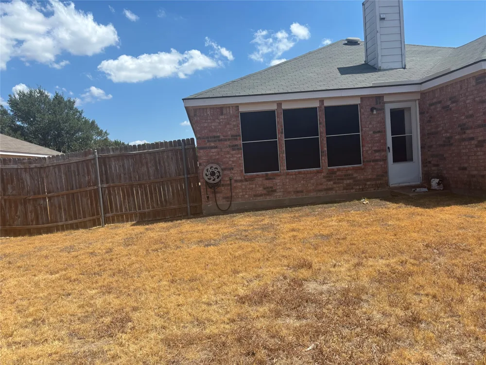 1809 Chapman Drive Lancaster, TX 75134