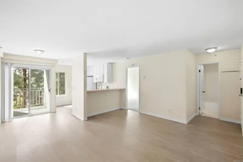 7500 Parkway Drive #207
