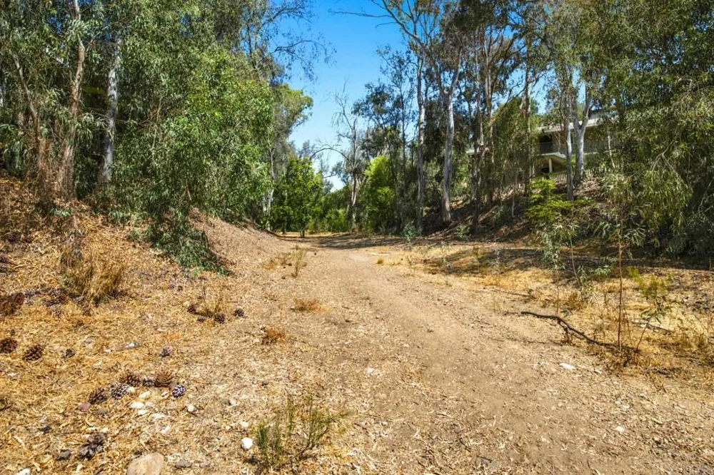 7500 Parkway Drive #207 La Mesa, CA 91942