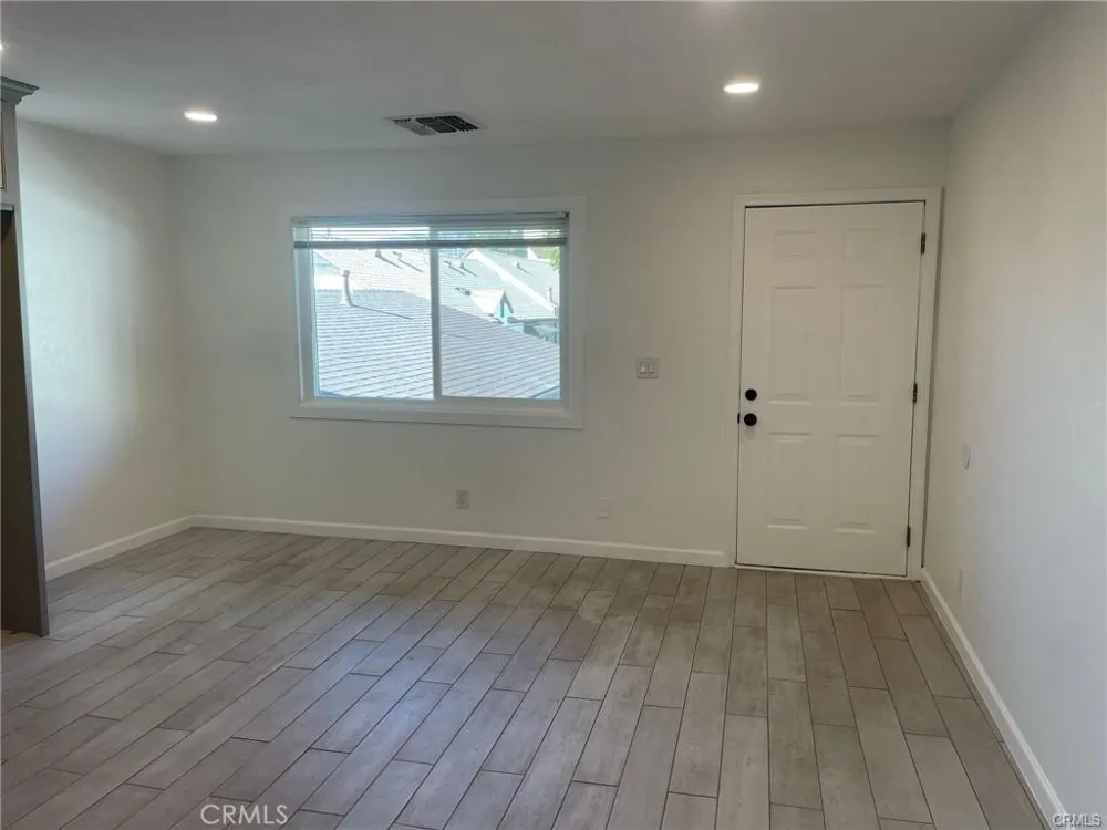 10037 Samoa Avenue #11 Tujunga, CA 91042